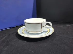 Tetera de Porcelana Blanca con Tapa y Borde Dorado, Tetera Clásica, Servicio de Té para Hotel y Hogar - Product Image 6