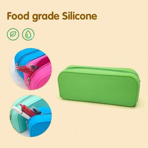 Estuche de Silicona para Lápices con Diseño Mint Breeze, Bolsa de Maquillaje Pequeña con Cierre Ecológico, Solución de Almacenamiento Multiusos y Elegante - Product Image 6