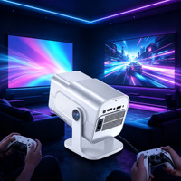 Projecteur de Jeux Tendance avec Manettes de Jeu 150 Ansi, Télécommande, Android 11, WIFI 6, Divertissement à Domicile, Projecteur de Jeux 1080P