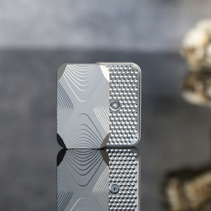 Toad Tuning Fork Fidget Spinner de Acero Inoxidable, Juguete Metálico EDC de Descompresión con Función Pop Coin y Diseño de Tarjeta Infinita - Product Image 2