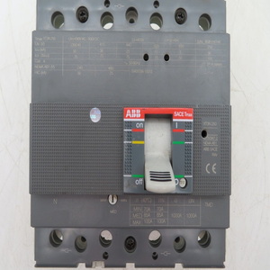 Nuevo y Original SACE Tmax XT3N 250 de 4 Polos para PLC, Amplia Experiencia Técnica con Solida Experiencia en Mantenimiento Industrial - Product Image 1