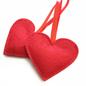 Décorations de la Saint-Valentin en gros, ornements en feutre polyester jetables écologiques en forme de cœur, couleur et taille personnalisées - Product Image 1