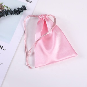 Antifaz <span class=keywords><strong>de</strong></span> Seda Satinada Rosa con Bordado <span class=keywords><strong>de</strong></span> Pestañas <span class=keywords><strong>para</strong></span> <span class=keywords><strong>Dormir</strong></span>, <span class=keywords><strong>para</strong></span> Mujer y Niña, con Bolsa - Product Image 3