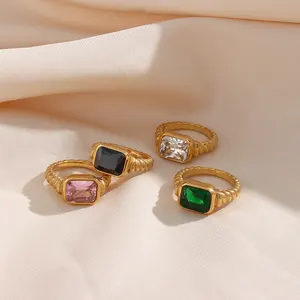 Bague en acier inoxydable plaqué or massif avec gros diamant CZ, sans ternissement, baguette en zircone cubique, bijoux pour femmes - Product Image 1