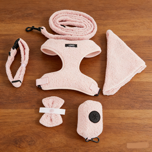 Set <span class=keywords><strong>Harnesses</strong></span> Anjing Mewah Bordir Logo Kustom, Tali Kekang Anti Tarik, Kalung, dan Tempat Kantong Kotoran - Product Image 1