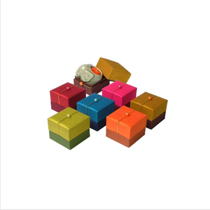 กล่องผ้าไหมหรูหรา ทำจากผ้าไหมไทยแท้ 100% ของที่ระลึกคริสต์มาสทำมือแบบส่วนตัว - Product Image 1