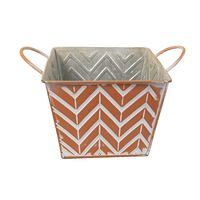 Pot Tanaman Logam Bermotif Chevron, Ember Bunga Persegi Warna Terakota & Biru Dongker dengan Pegangan, Wadah Dekoratif Rustik