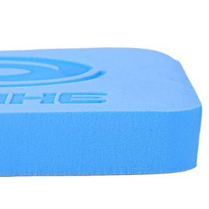 Raquette de tennis de table portable Yinhe 7023 avec revêtement en caoutchouc polyester de 4 pouces, éponge de nettoyage pour colle, poussière et saleté, certifiée BSCI - Product Image 5