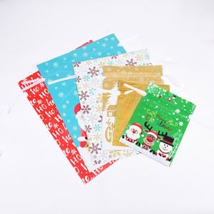 Sacs cadeaux personnalisés en papier d'aluminium avec cordon de serrage et logo imprimé, sacs de shopping de Noël avec fermeture à cordon - Product Image 4