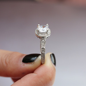 Anello Semplice e Scintillante per Donne, Elegante Souvenir da Viaggio, Accessorio Gioiello per Outfit Quotidiani e Feste - Product Image 4