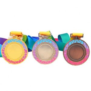 Venta al por mayor barato diseña tu propia aleación de zinc en blanco 3D oro Premio maratón correr metal personalizado deporte medalla - Product Image 1