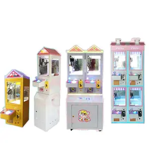 Cubo macchina artiglio a gettoni Mini gru bambola peluche per giocattoli borsa Snack decorazione premi nel centro giochi Arcade
