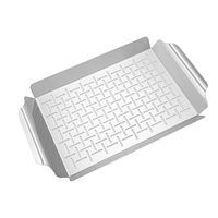 Plancha de barbecue en acier inoxydable durable pour une cuisson uniforme des légumes, des fruits de mer et de la viande sur les grils à gaz et au charbon de bois