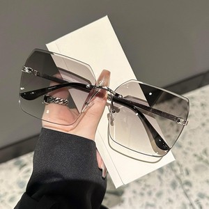 Lunettes de soleil carrées sans monture tendance de luxe pour femmes designer de marque <span class=keywords><strong>dégradé</strong></span> à bords coupés pour dames - Product Image 2