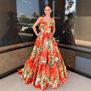 Robe de soirée mi-longue TEN à imprimé floral, taille empire, décolleté cœur, sans manches, motifs stéréoscopiques 3D - Product Image 4