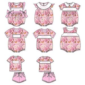 Ручная вышивка смокингом на детской одежде: короткие комбинезоны-пузыри с именной вышивкой для Дня святого Валентина, милые модели для малышей - Product Image 3