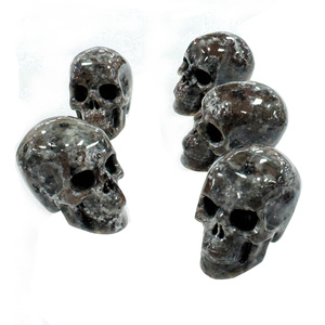 Bán Buôn Tay Khắc 1.5 Inch Yooperlite <span class=keywords><strong>Skull</strong></span> Chất Lượng Cao Tinh Thể Tự Nhiên Khắc Cho Halloween Trang Trí Quà Tặng Đồ Trang Sức Mặt Dây Chuyền - Product Image 1