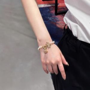 Nueva pulsera de alta gama con baño de oro, diseño de la emperatriz Vivienne, lazo, perla, Saturno, dulce y versátil, para mujer. - Product Image 2