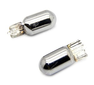 หลอดไฟสัญญาณสีเหลืองอำพัน ADT WY5W 12V 5W W5W T10 2825  แบบโครเมียมสีเงิน - Product Image 1
