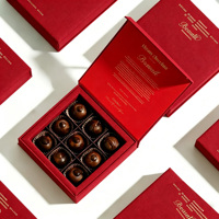 Maßgefertigte Luxus-Einladungsbox mit Prägung, Magnetverschluss, Goldfolien-Logo und Samtfutter für Hochzeiten