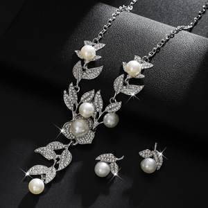 <span class=keywords><strong>Vente</strong></span> directe et <span class=keywords><strong>en</strong></span> gros <span class=keywords><strong>de</strong></span> bijoux transfrontaliers d'usine, colliers, boucles d'oreilles, ensembles deux pièces, fleurs, style europé<span class=keywords><strong>en</strong></span> et américain - Product Image 4