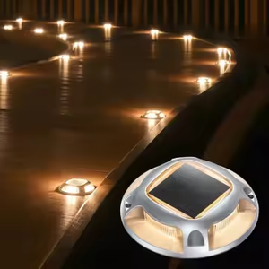 Lampe solaire de jardin en ABS, éclairage à quatre voies, angle de faisceau de 360°, étanche IP67, capteur de lumière LED, blanc chaud 3500K, 50000 - Product Image 1