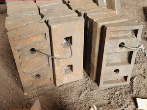 Plaque d'impact Mn18Cr2 PFV 1315 : Pièces de concasseur robustes et durcies pour travaux intensifs - Product Image 5