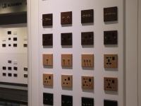 Interrupteur et prise murale universels en panneau de bois, nouveau design, directement de l'usine, pour la maison, l'hôtel, le jardin, fournisseur d'équipements électriques