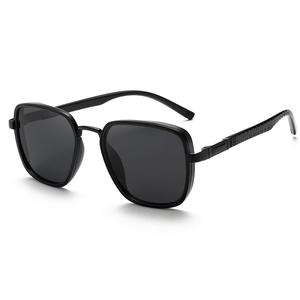 Gafas de Sol Grises Jack, Montura Negra TR90, Lentes TAC con Protección UV400, Unisex, para Conducir, Moda - Product Image 4