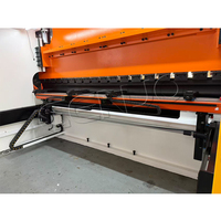 Presse plieuse CNC hydraulique à fonctionnement stable, avec commande CNC chinoise autonome, châssis entièrement soudé en acier, pour le pliage de tôles métalliques