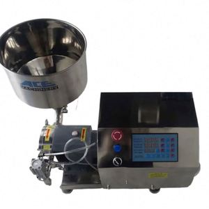 Machine de remplissage automatique à tête unique pour eau en bouteille, liquides et pâtes, avec convoyeur et capteur, pour parfums - Product Image 1