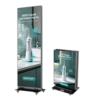 Kiosque d'affichage LED P2.5 pliable de qualité supérieure, étanche, avec fonction de raccordement multi-unités, emballé en flight case, disponible pour la récupération