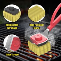 Outil de nettoyage de barbecue à main en plastique de nouvelle conception avec poignée en plastique Éponge à changement rapide et épurateur de plaque chauffante avec grattoir