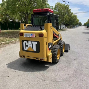 รถตักล้อยาง CAT 226B3 สีเหลือง อุปกรณ์ก่อสร้าง เครื่องจักรมือสอง พร้อมเครื่องยนต์ มอเตอร์ ปั๊ม และเกียร์บ็อกซ์ - Product Image 3