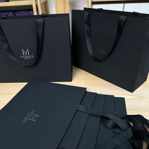Bolsas de compras de papel de arte negro mate de lujo con logotipo en relieve incoloro para regalos de perfume zapatos mango de cinta de embalaje - Product Image 5