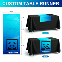 Chemin de table personnalisé en polyester par sublimation, doux et traditionnel, avec logo PANLUOSI, idéal pour mariages, événements et fêtes décoratives