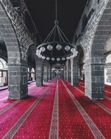 Tapis de prière de mosquée en polypropylène durable et résistant, facile à nettoyer, couleur rouge