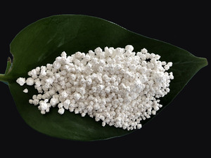 Déshumidificateur 94-97% Flocons/Pellets de chlorure de calcium 74-77% pour la fonte de la neige Certifié ISO9001 Sac de 25kg - Product Image 1