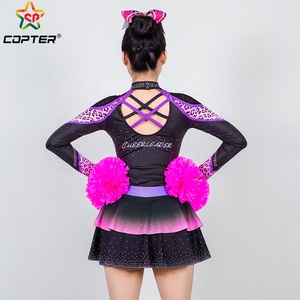 Top e gonna rosa e viola con stampa leopardata e strass, uniforme da cheerleader personalizzata con logo gratuito - Product Image 5