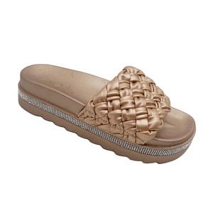 Zapatillas de plataforma gruesa para mujer, sandalias deslizantes de suela suave de PVC, con diamantes brillantes, para la parte superior de la playa, para verano - Product Image 5