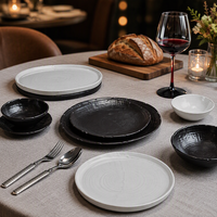 Ensemble d'assiettes à dîner en porcelaine fine noire et blanche ST Modern, résistantes aux chocs, sans plomb, pour mariage, restaurant, hôtel, utilisables au four