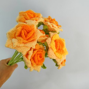 Ramo de Rosas Artificiales Tejidas a Mano con Lana Yiwuhuashen -C134, Romántico y Duradero de 3 a 5 Años para Novia o Enamorada - Product Image 2