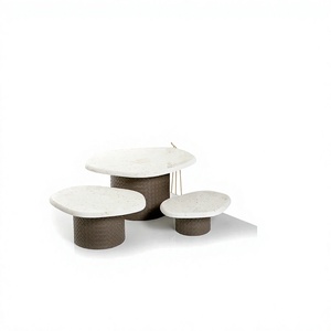 Ensemble de 3 supports à gâteaux de tailles différentes, en marbre et en cuir, pour les mariages, les fêtes et autres événements. - Product Image 1