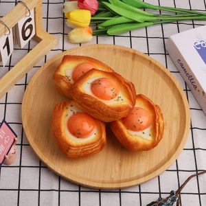 Juguete de Peluche Suave de PU de Rebote Lento, Comida Realista: Huevo Frito, Panecillo, Croissant, Tostada, Dulce y Antiestrés - Product Image 6