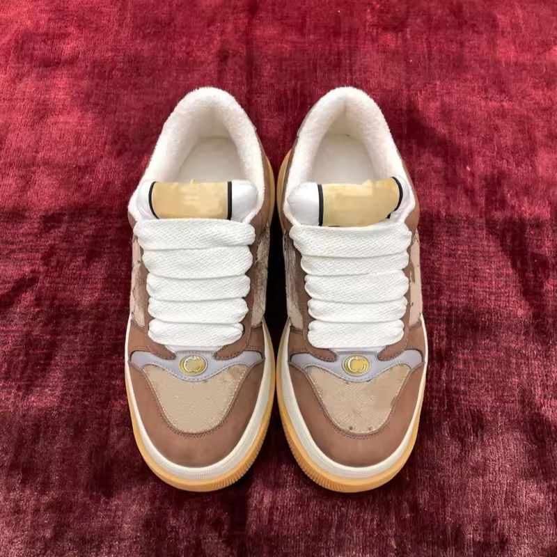 สีน้ำตาล