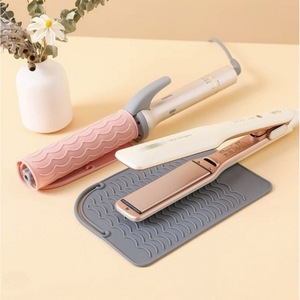 Juego de herramientas para peinar el cabello con almohadilla de silicona aislante del calor y funda para rizador, para plancha y rizador de pelo de calidad profesional. - Product Image 1