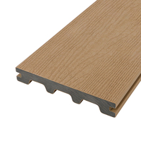 Revêtement de sol de terrasse Extérieur solide Bois composite Plastique Wpc Terrasse Anti-uv Eau Placage de bois Terrasse pour piscines