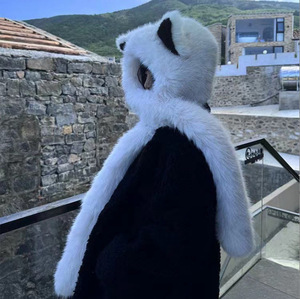 Chapeau en fourrure épaisse anti-froid avec oreilles de renard, écharpe d'hiver pour femme en une seule pièce, nouveau chapeau chaud et embellissant le visage, petit chapeau Lei Feng - Product Image 4