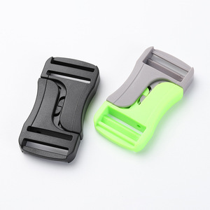 Hebilla de plástico de liberación lateral de 32 mm de diámetro interior, duradera y ajustable para bolsos y cascos - Product Image 1