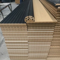 Panneau de grille en bois flexible facile à installer, matériau MDF, option ignifuge pour les espaces publics